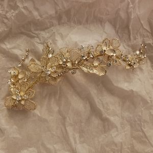 Brand new beautiful wedding hair piece!